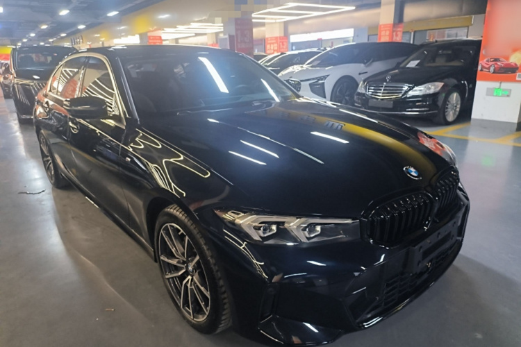 BMW 3 Series 2025 صورة سيارة #4