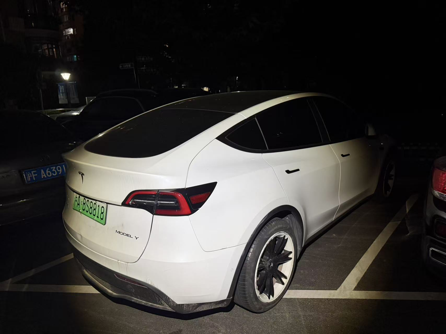 Tesla Model Y 2023 #4 Tesla Model Y 2023 car image #4