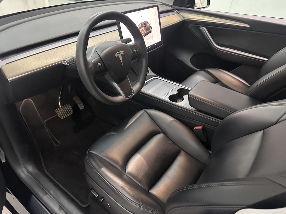 Tesla Model Y 2023 immagine di auto #21