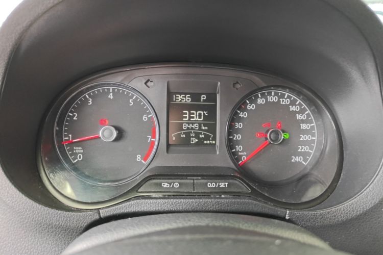 Volkswagen Polo 2016 car image #12