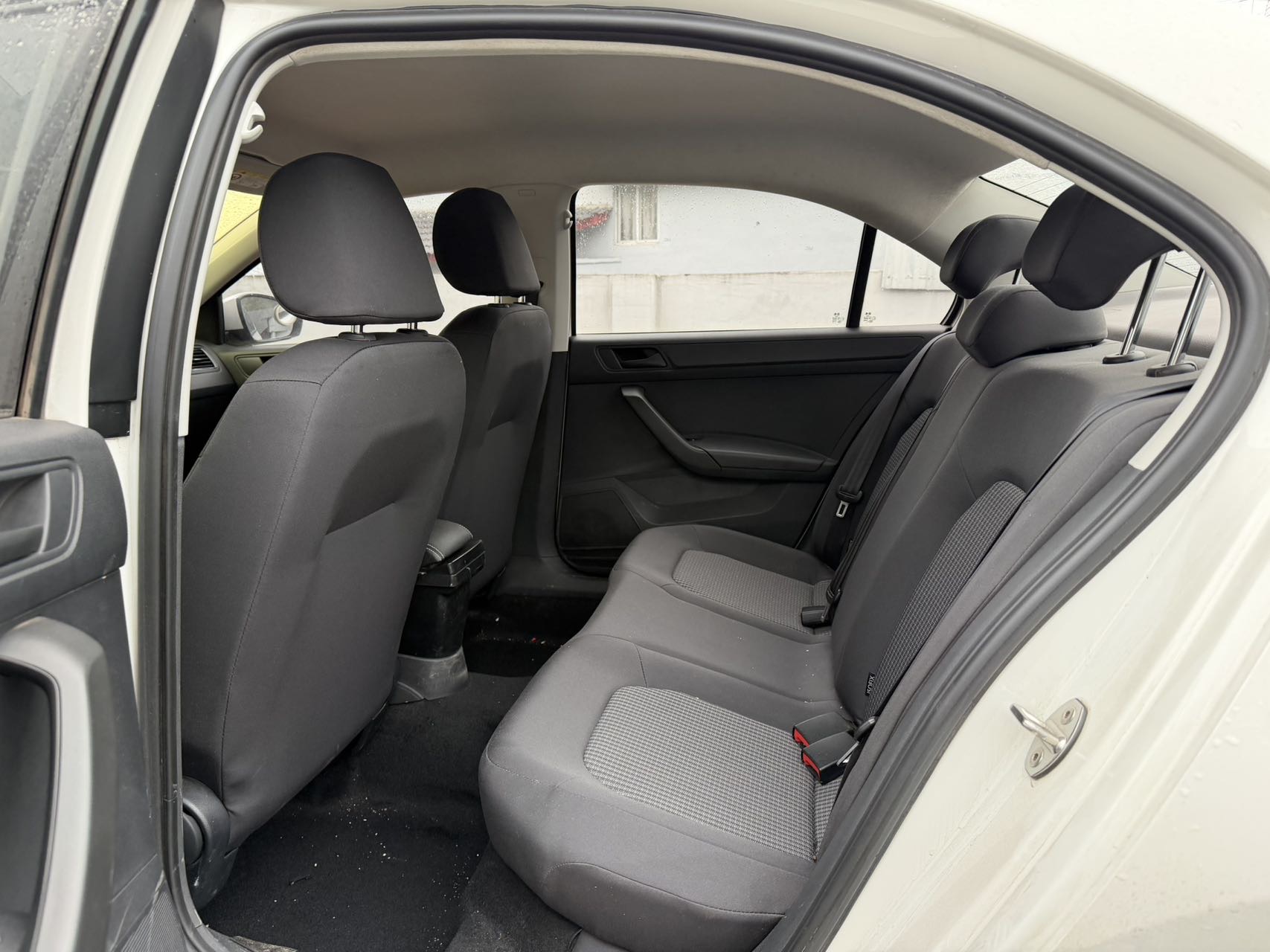 Volkswagen Santana 2022 car image #3
