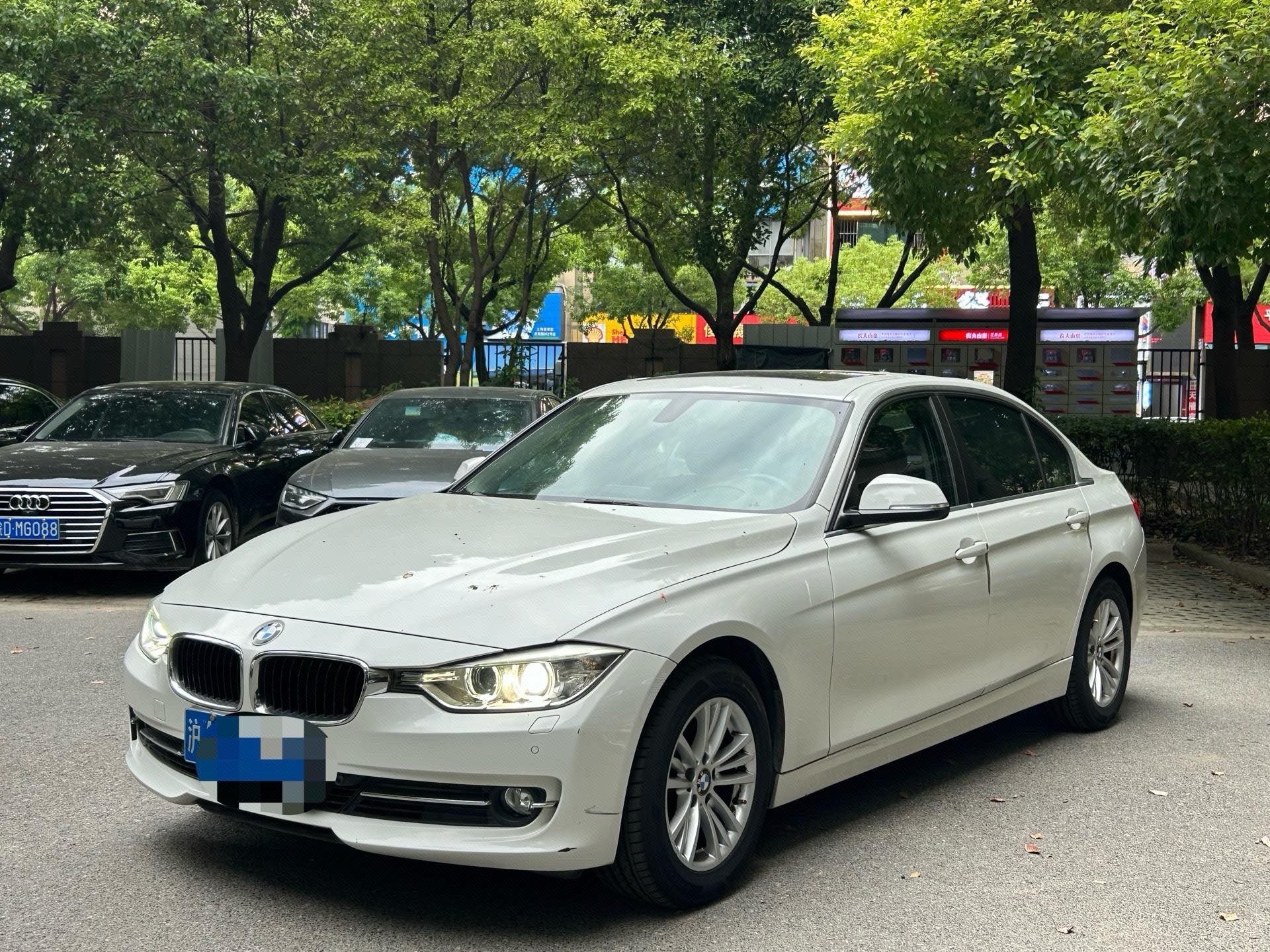 BMW 3 Series 2013 car image 