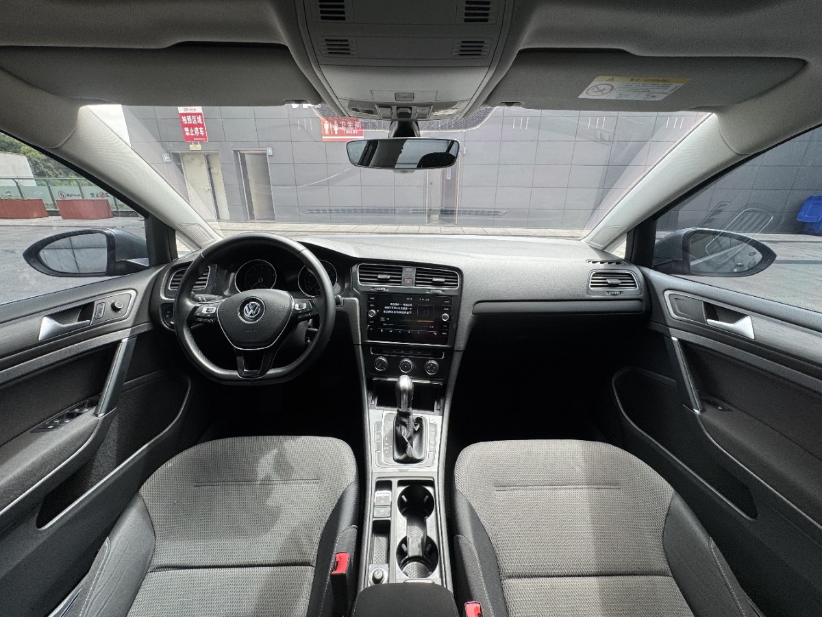 Volkswagen Golf (Imported) 2019 #6 Volkswagen Golf (Imported) 2019 car image #6