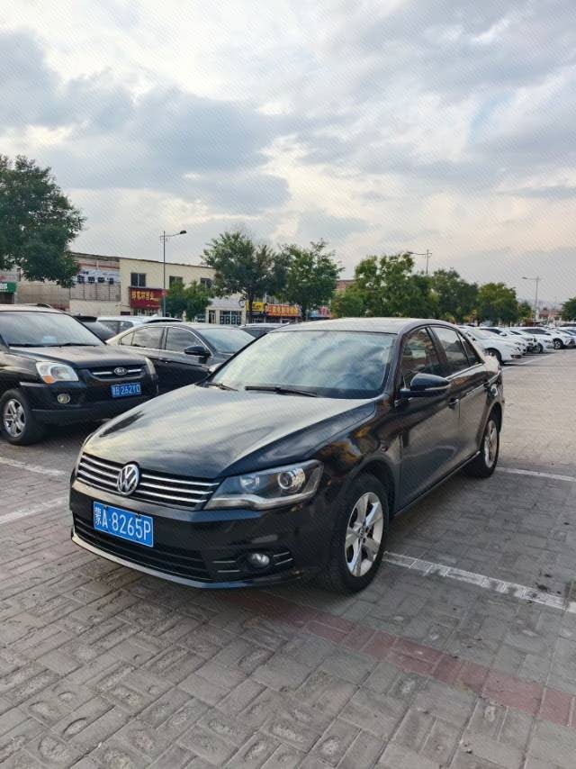 Volkswagen Bora 2013 Volkswagen Bora 2013 صورة سيارة