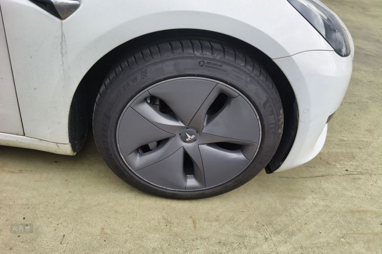 Tesla Model 3 2020 car image #9