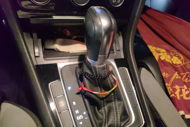 Volkswagen Golf 2016 car image #14