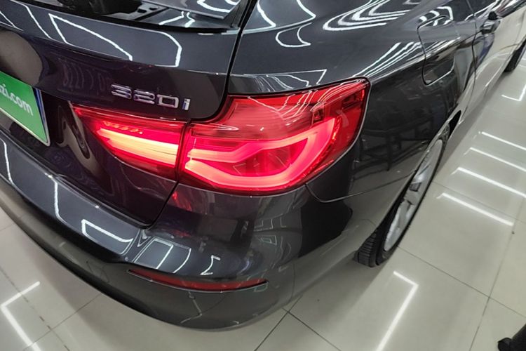 BMW 3 Series GT 2018 #8 BMW 3 Series GT 2018 car image #8