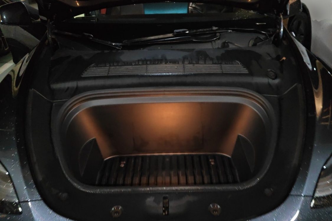 Tesla Model Y 2024 car image #10
