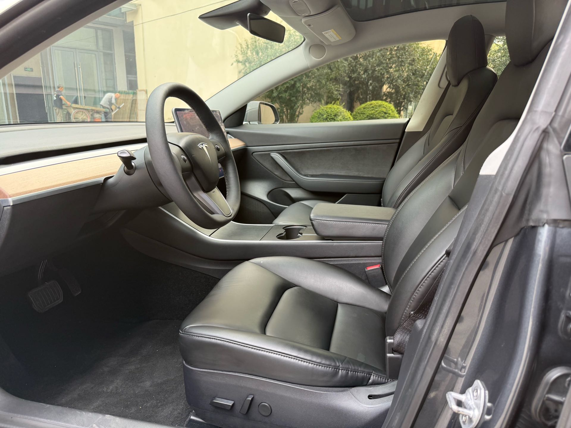 Tesla Model 3 2020 car image #4
