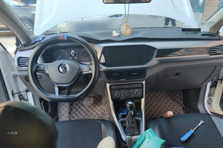 Volkswagen T-Cross 2021 immagine di auto #11