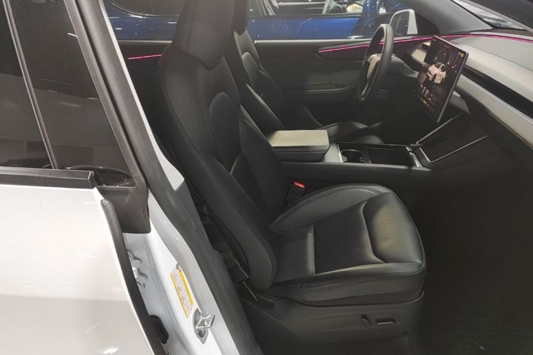 Tesla Model Y 2025 #24 Tesla Model Y 2025 car image #24