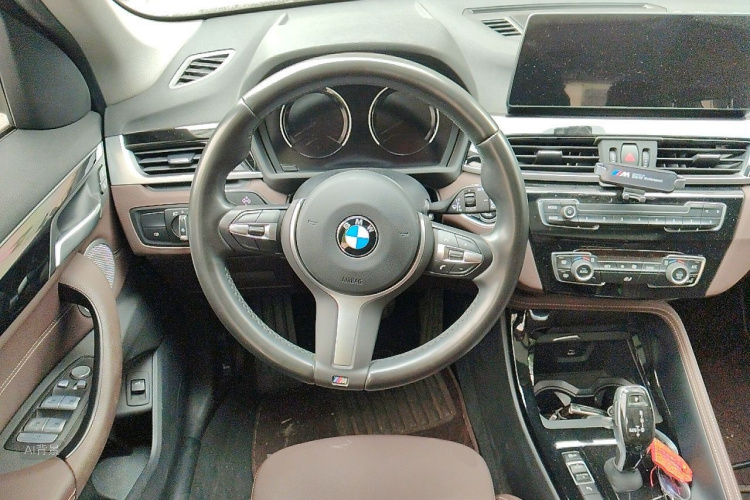 BMW X1 2021 car image #12