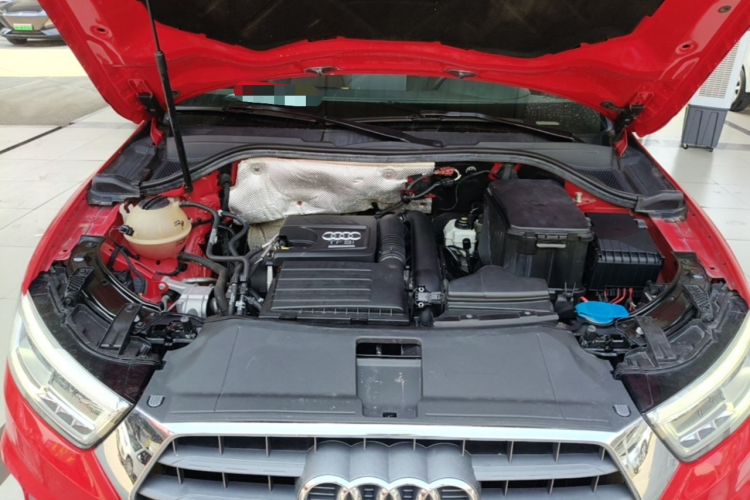 Audi Q3 2018 car image #20