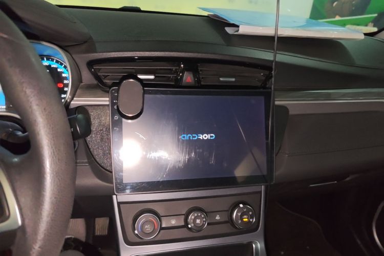 GEELY Emgrand 2020 car image #13