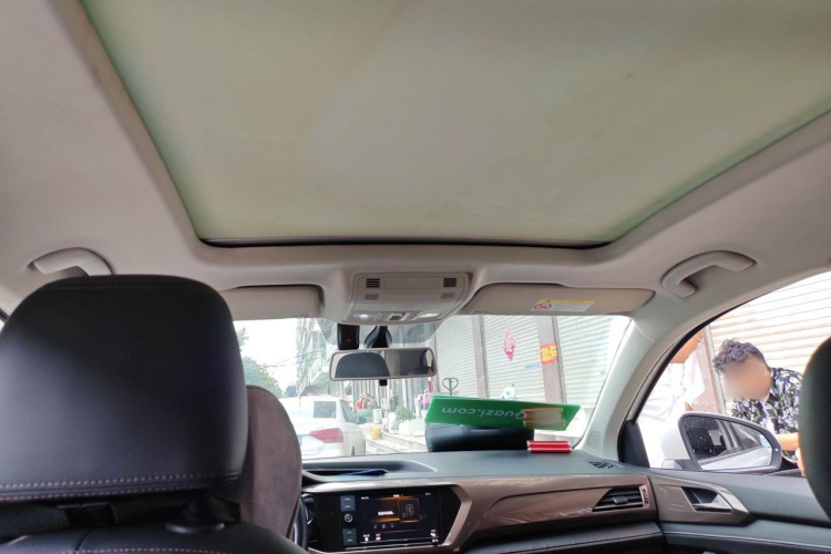 Volkswagen Tharu 2019 car image #20