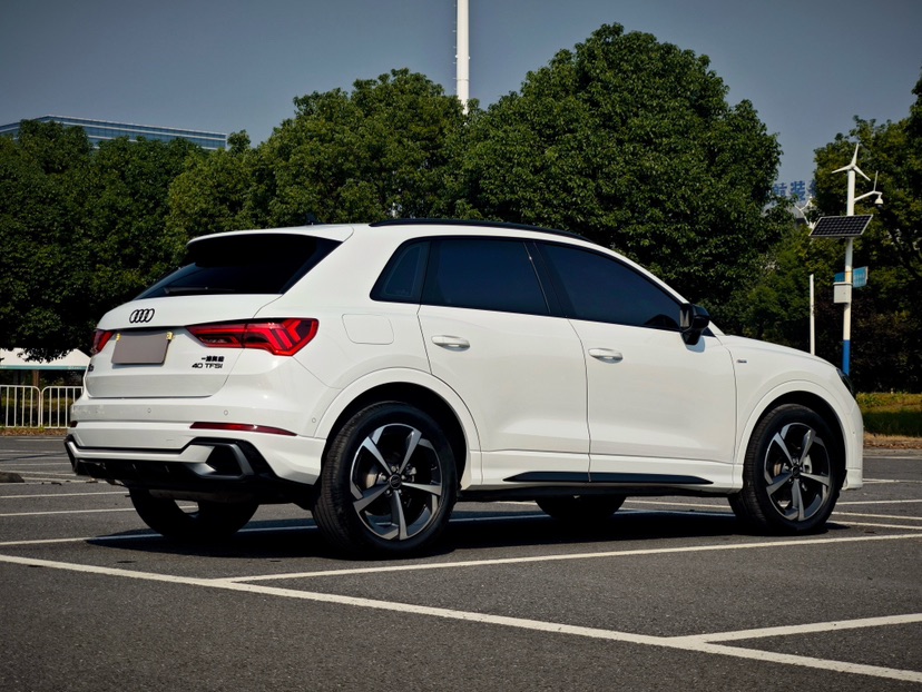 Audi Q3 2025 صورة سيارة #5