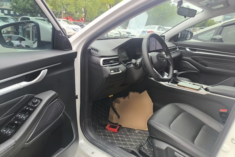 GEELY Emgrand 2024 car image #16