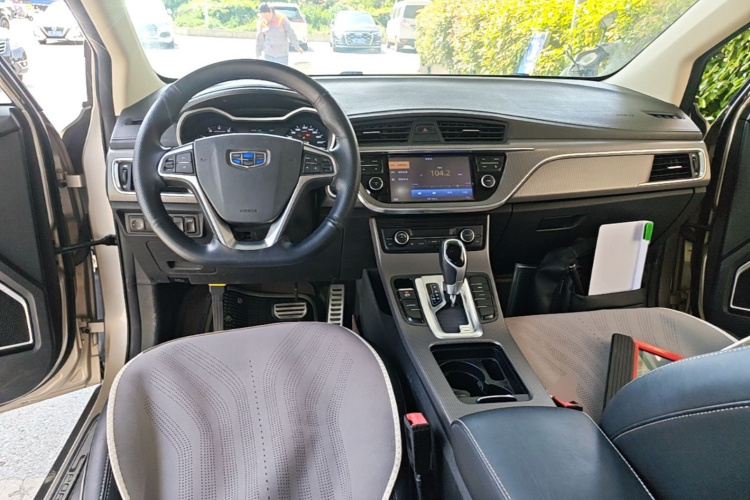 GEELY Emgrand GS 2016 car image #10