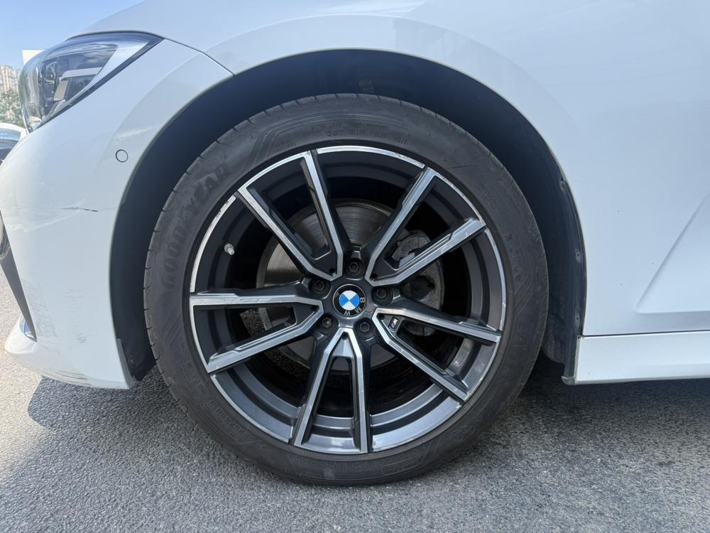 BMW 3 Series 2019 #6 BMW 3 Series 2019 car image #6