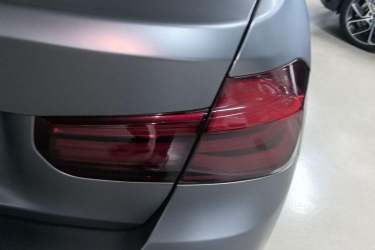 BMW 3 Series 2019 car image #8