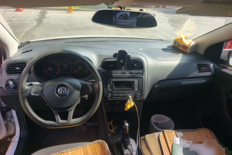 Volkswagen Polo 2019 car image #11