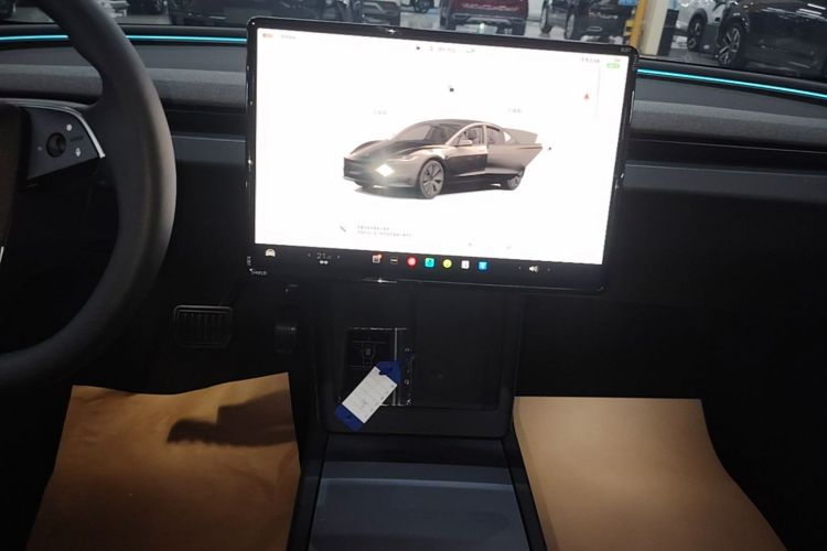 Tesla Model 3 2025 #13 Tesla Model 3 2025 car image #13
