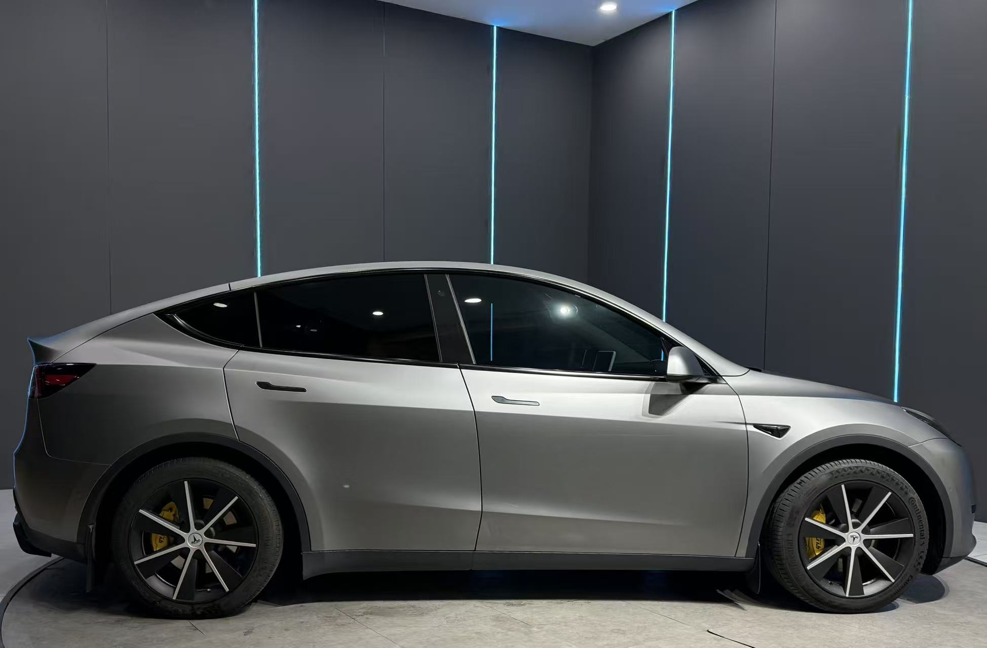 Tesla Model Y 2024 صورة سيارة #4
