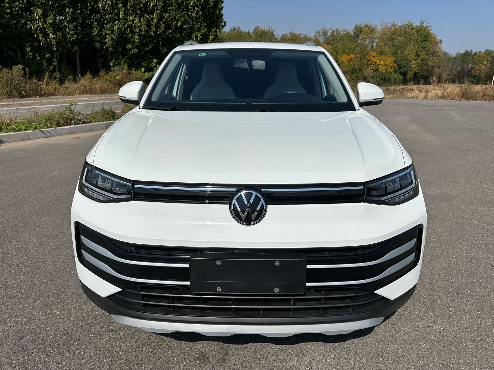 Volkswagen Tharu 2025 #2 Volkswagen Tharu 2025 car image #2