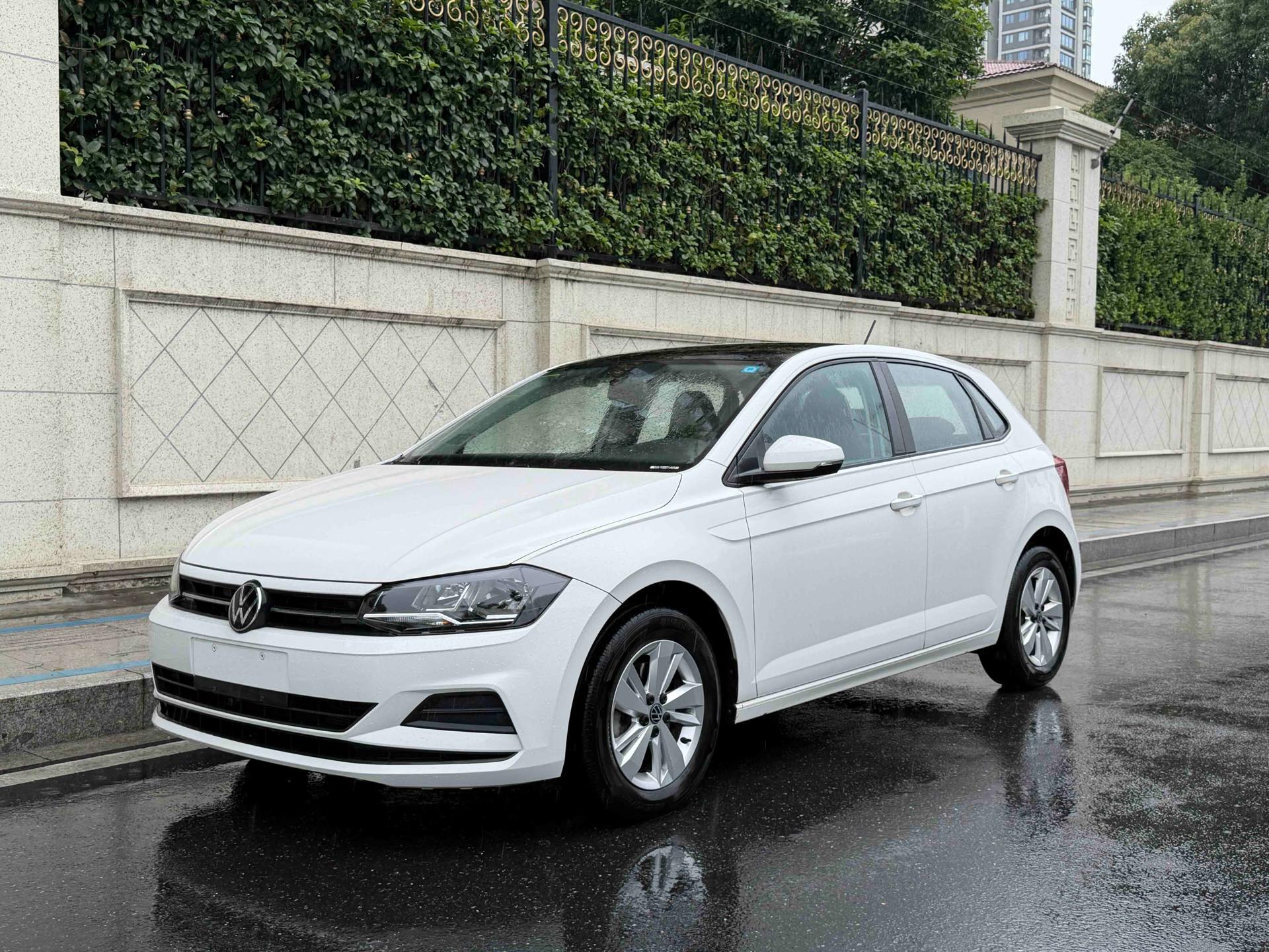 Volkswagen Polo 2023 car image 