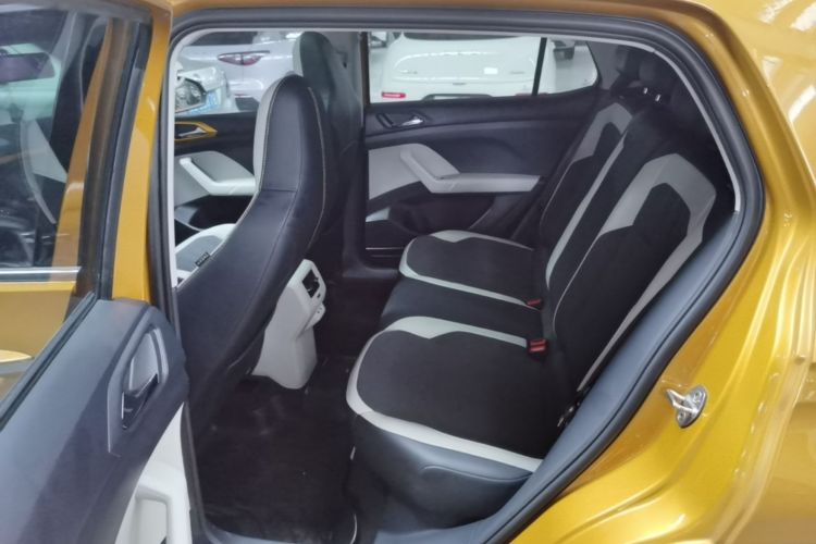 Volkswagen T-Cross 2020 #17 Volkswagen T-Cross 2020 car image #17