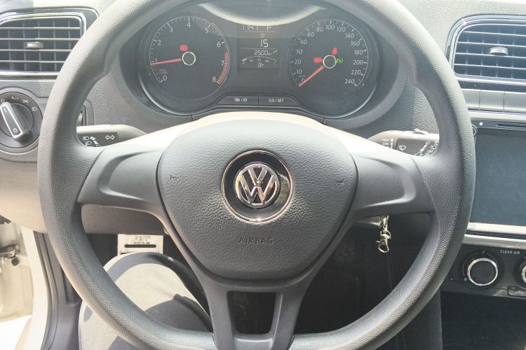 Volkswagen Polo 2017 صورة سيارة #11