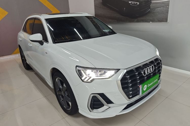 Audi Q3 2022 car image #4