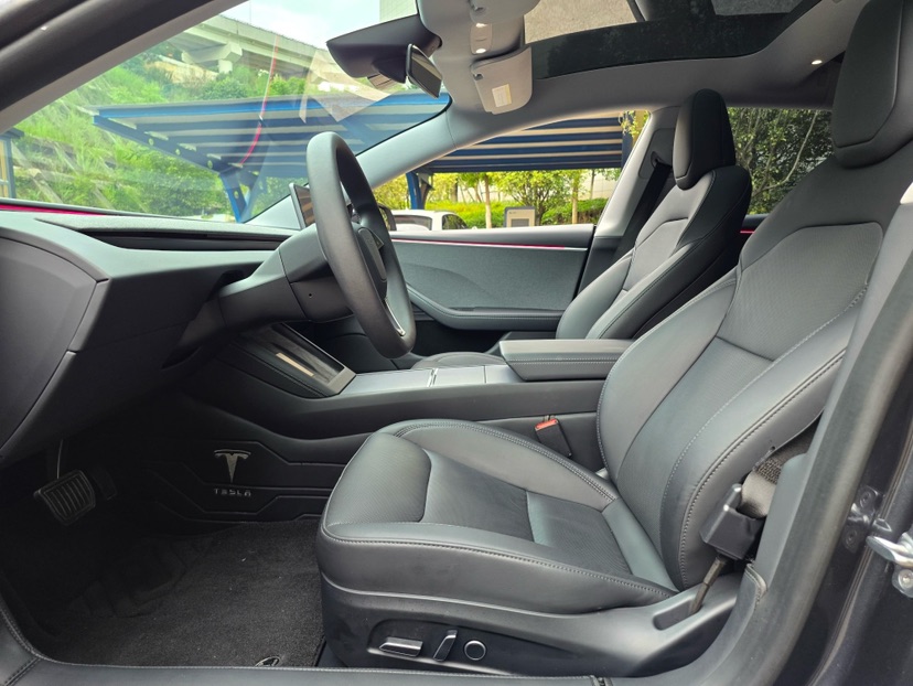 Tesla Model 3 2024 car image #4