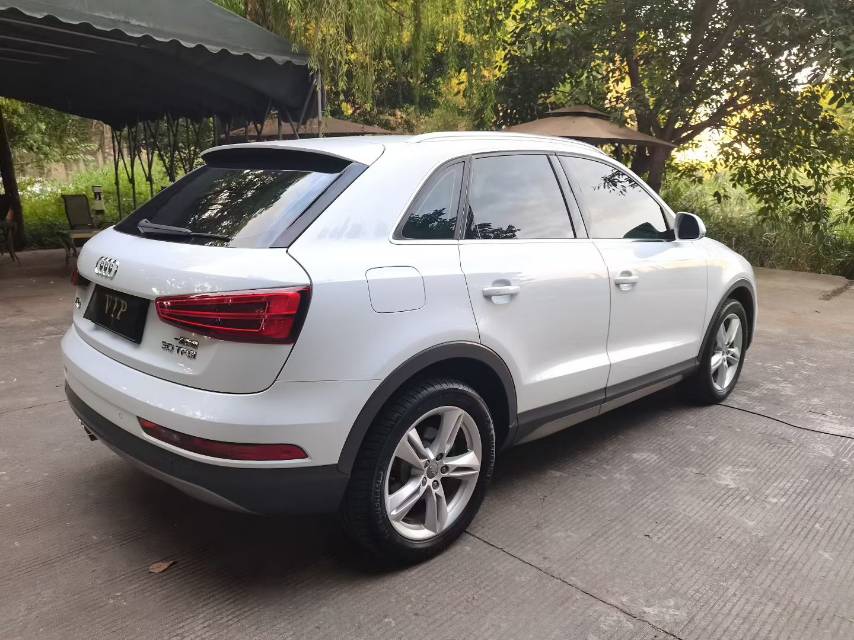 Audi Q3 2018 car image #4