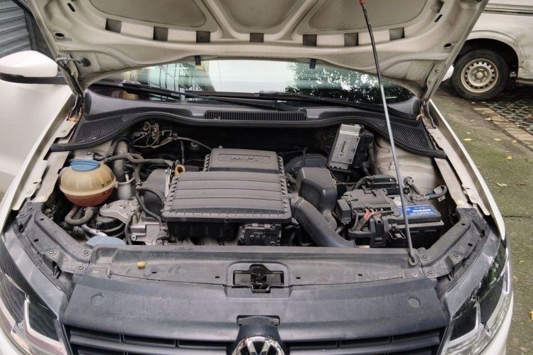 Volkswagen Polo 2015 #22 Volkswagen Polo 2015 car image #22