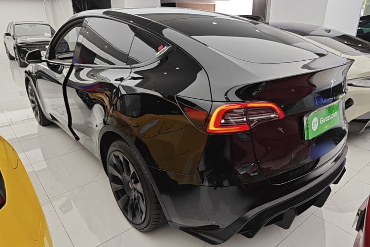 Tesla Model Y 2022 car image #5