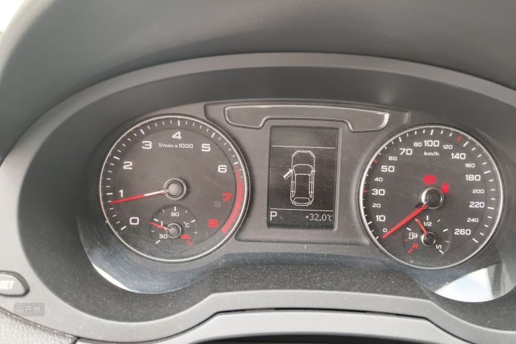 Audi Q3 2017 #13 Audi Q3 2017 car image #13