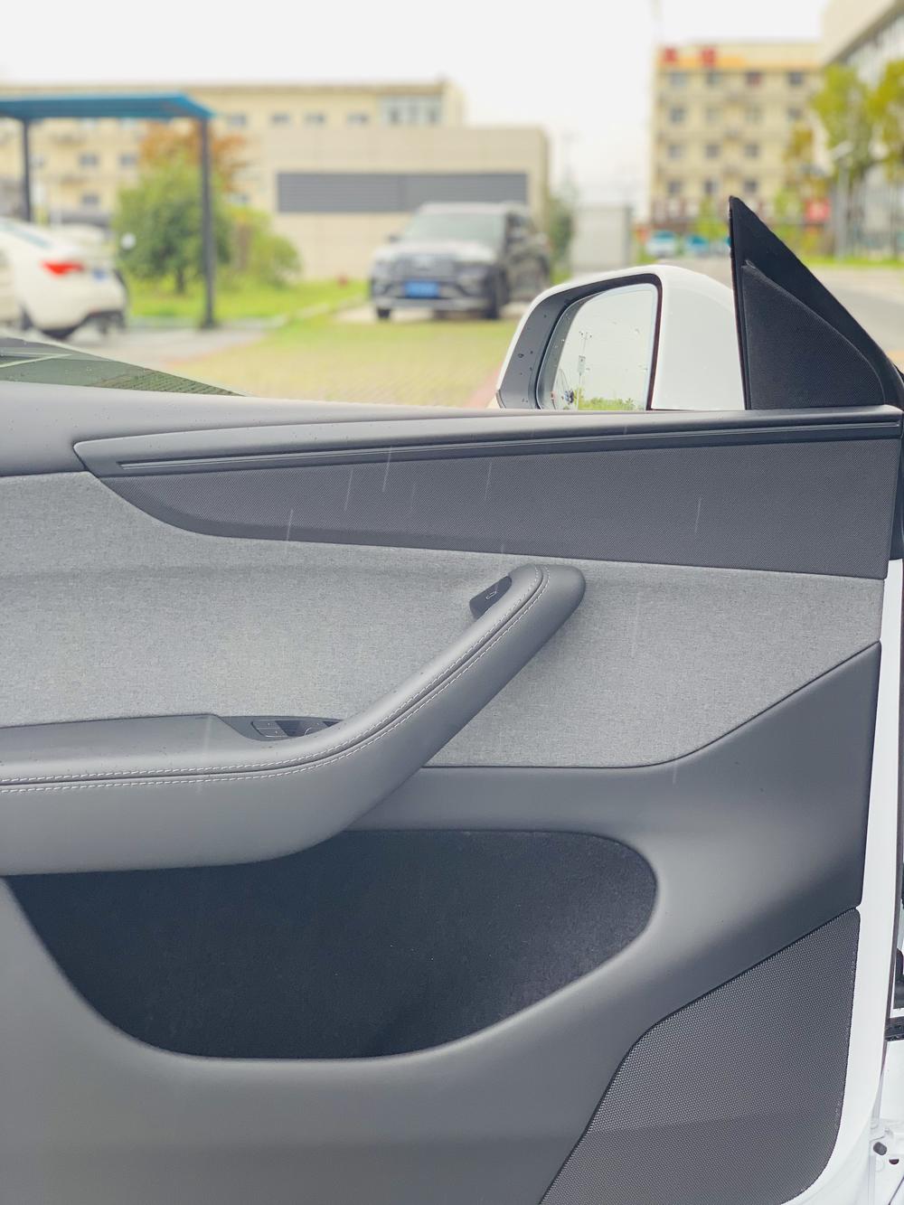 Tesla Model Y 2026 #13 Tesla Model Y 2026 car image #13