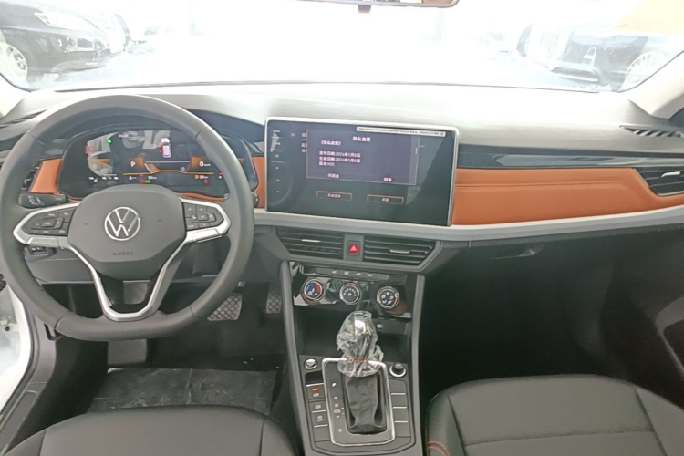 Volkswagen Bora 2026 car image #10