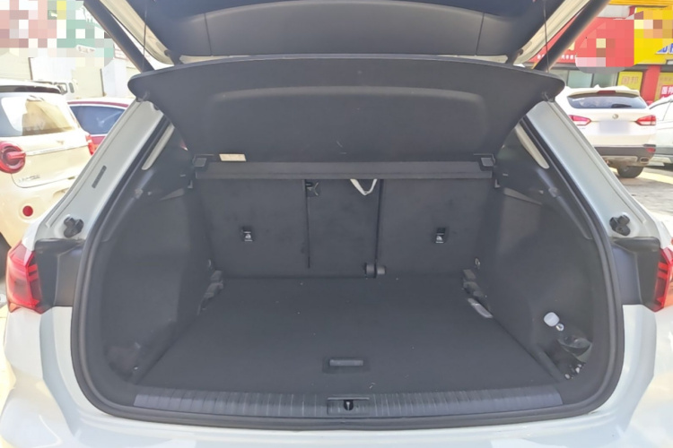Audi Q3 2019 car image #21