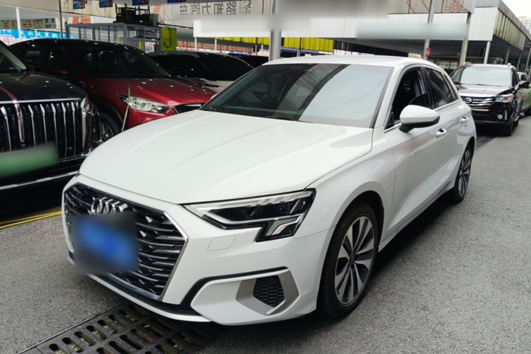 Audi A3 2023 immagine di auto #2