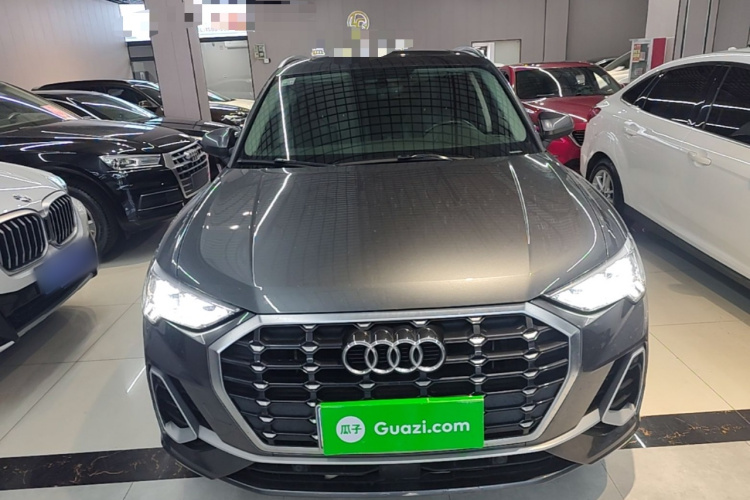 Audi Q3 2021 car image #3