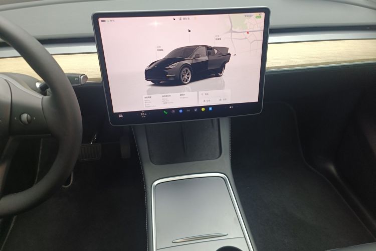 Tesla Model Y 2023 car image #17