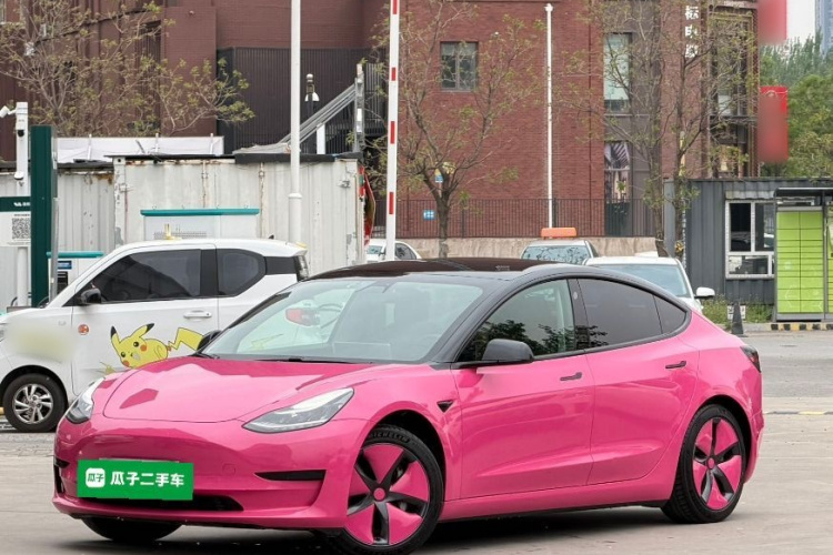 Tesla Model 3 2020 car image #2