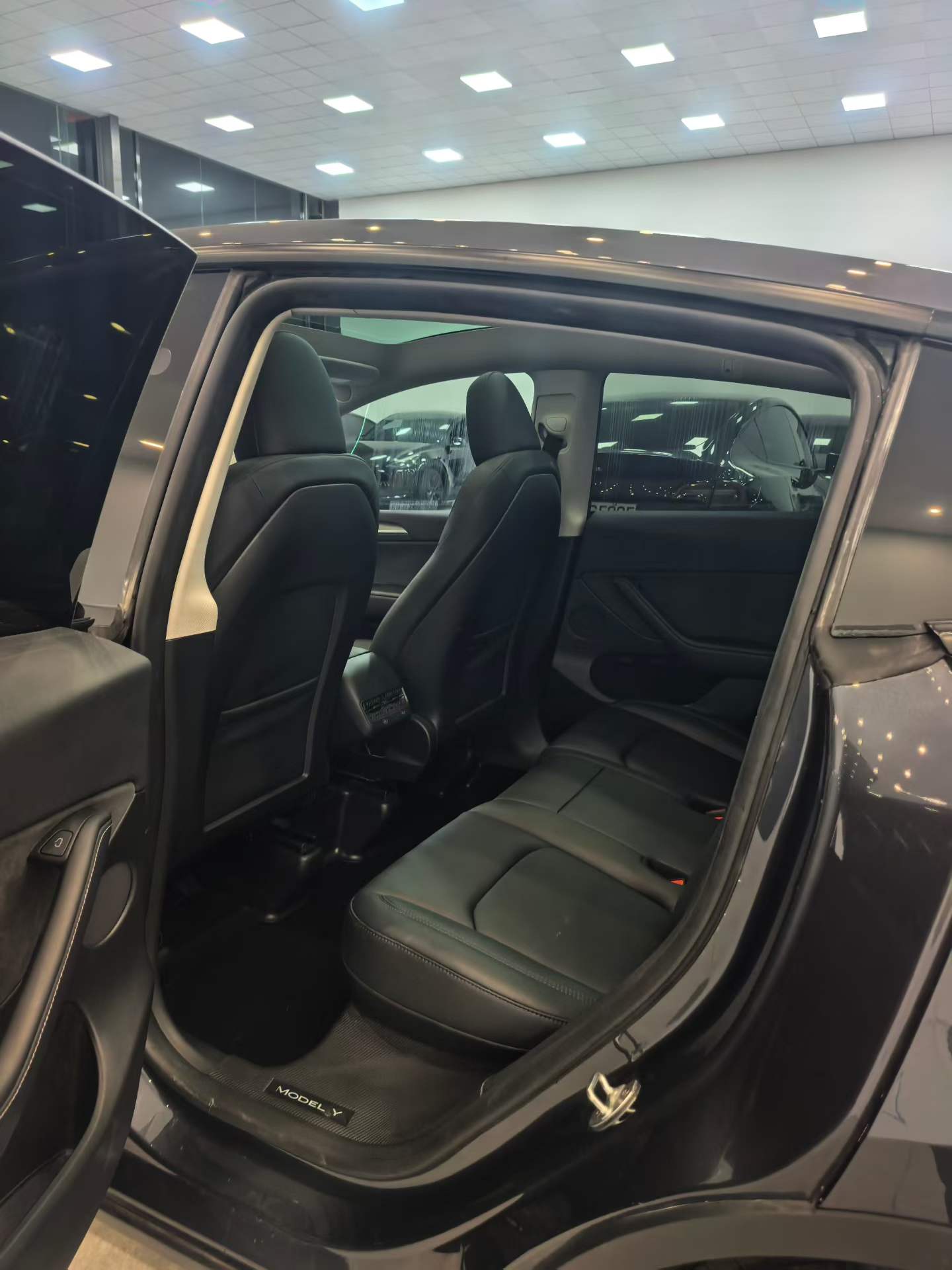 Tesla Model Y 2024 car image #6