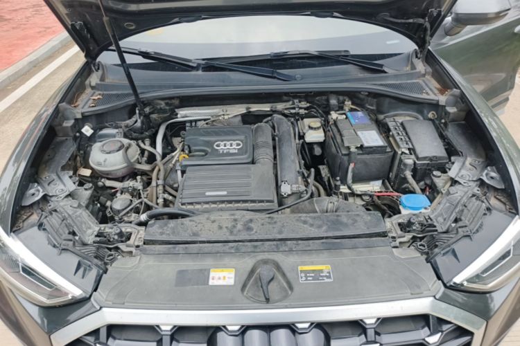 Audi Q3 2022 car image #20