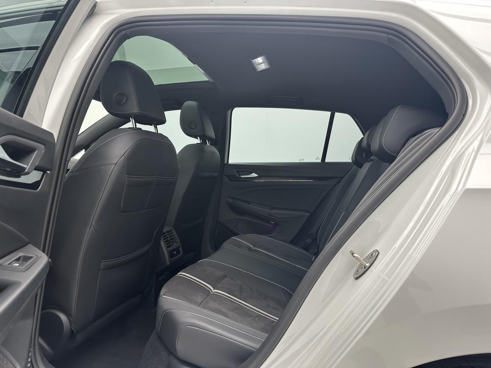 Volkswagen Golf 2022 #17 Volkswagen Golf 2022 car image #17