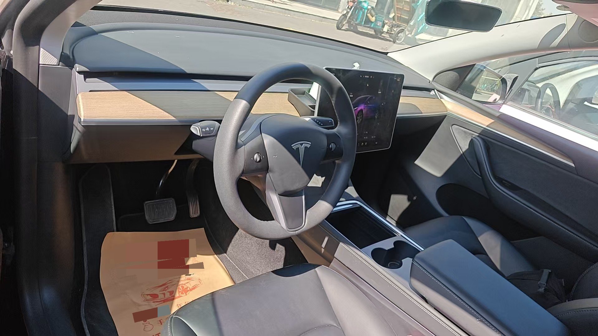 Tesla Model Y 2023 #3 Tesla Model Y 2023 car image #3