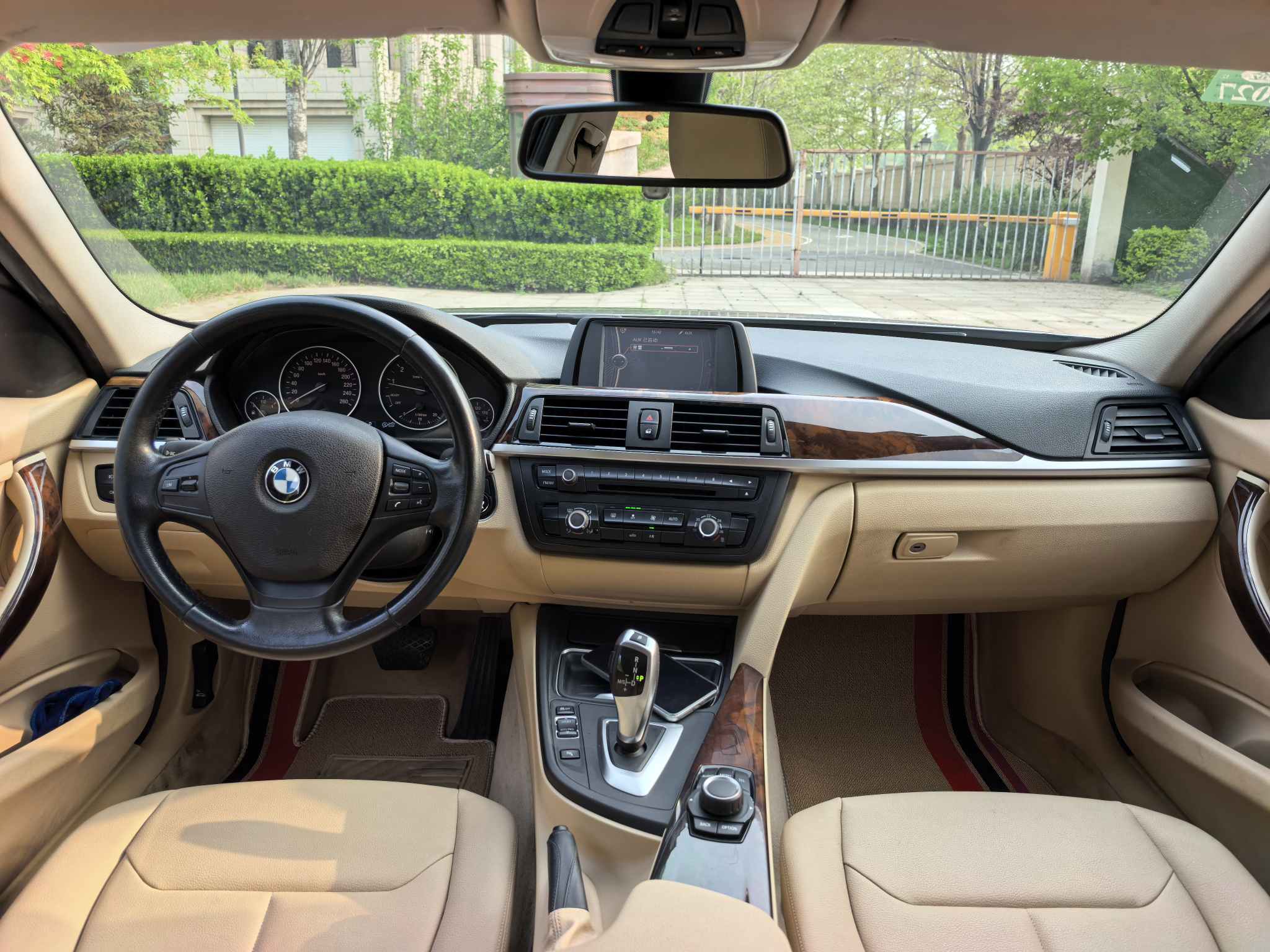 BMW 3 Series 2012 car image #7