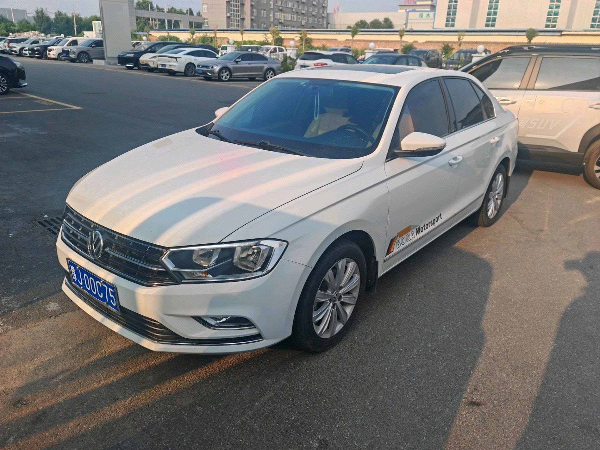 Volkswagen Bora 2016 car image 